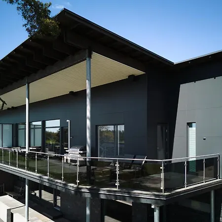 Platinum Swing - Spacious 4br With Panorama Views Next To Kultaranta *