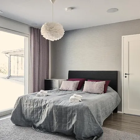 Platinum Swing - Spacious 4br With Panorama Views Next To Kultaranta *
