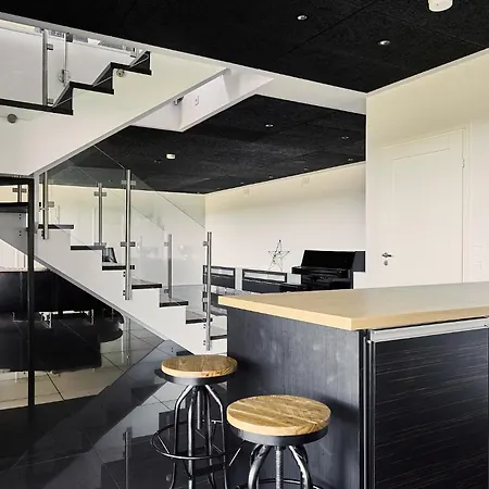 Platinum Swing - Spacious 4br With Panorama Views Next To Kultaranta